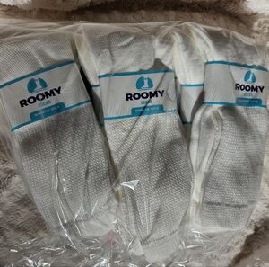 Roomy Diabetic Socks J800L White Crew 12 Pairs Men’s Size 10-13 Flat Toe Seam.